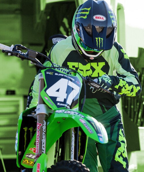 Levi Kitchen in green mx kit