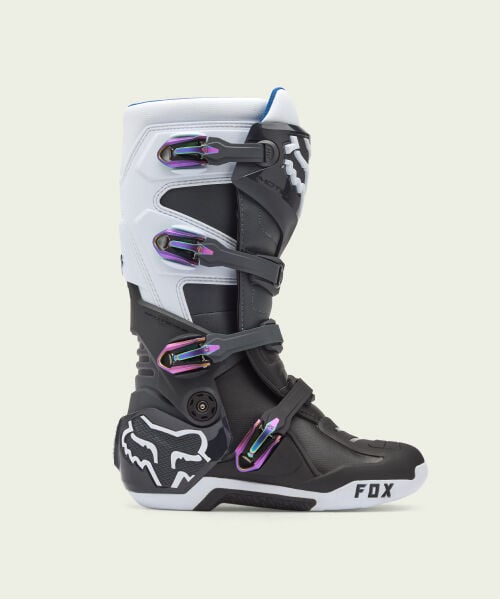 Botte MOTO noir sur fond vert