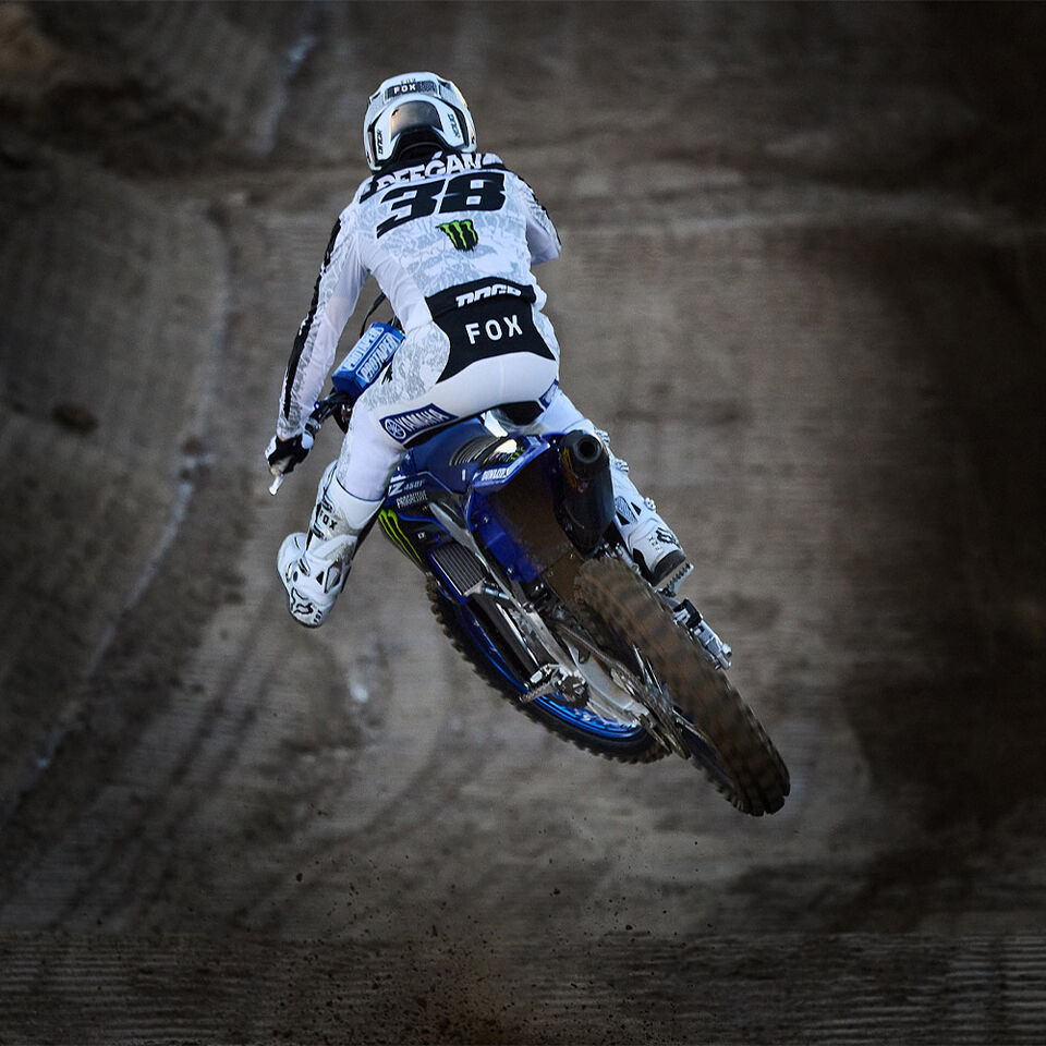 Haiden Deegan courant sur un circuit MOTO