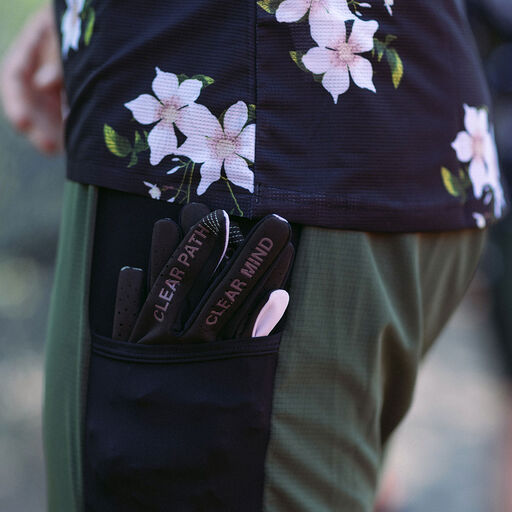 Dogwood LE bib details