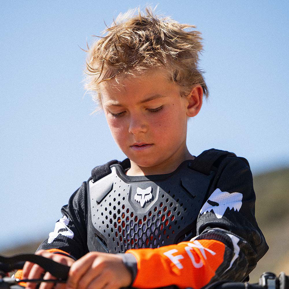 Model wearing R3 Roost Deflector