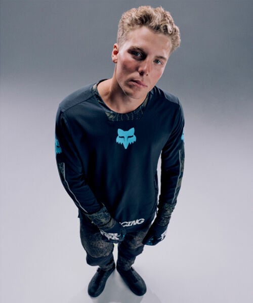 Person wearing MTB Lunar collection